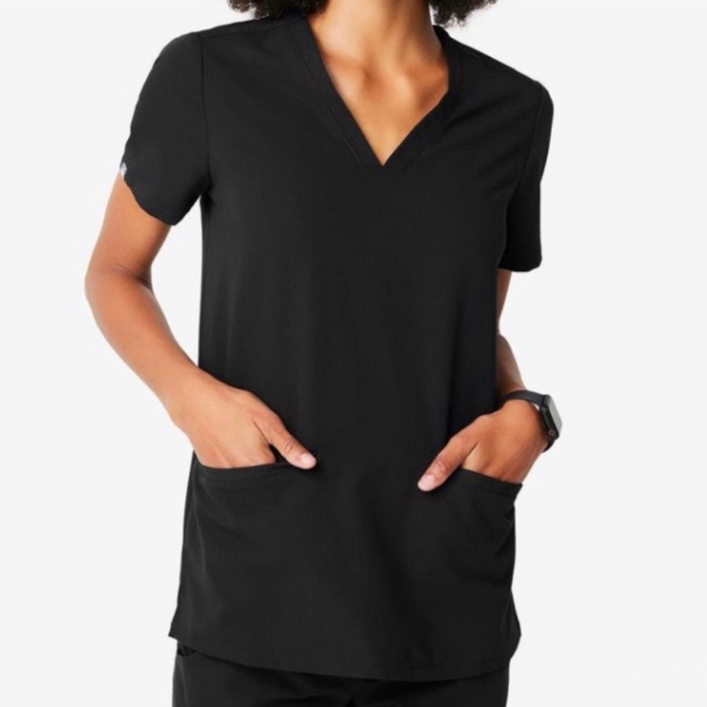 Figs Technical Collection scrubs top in size M